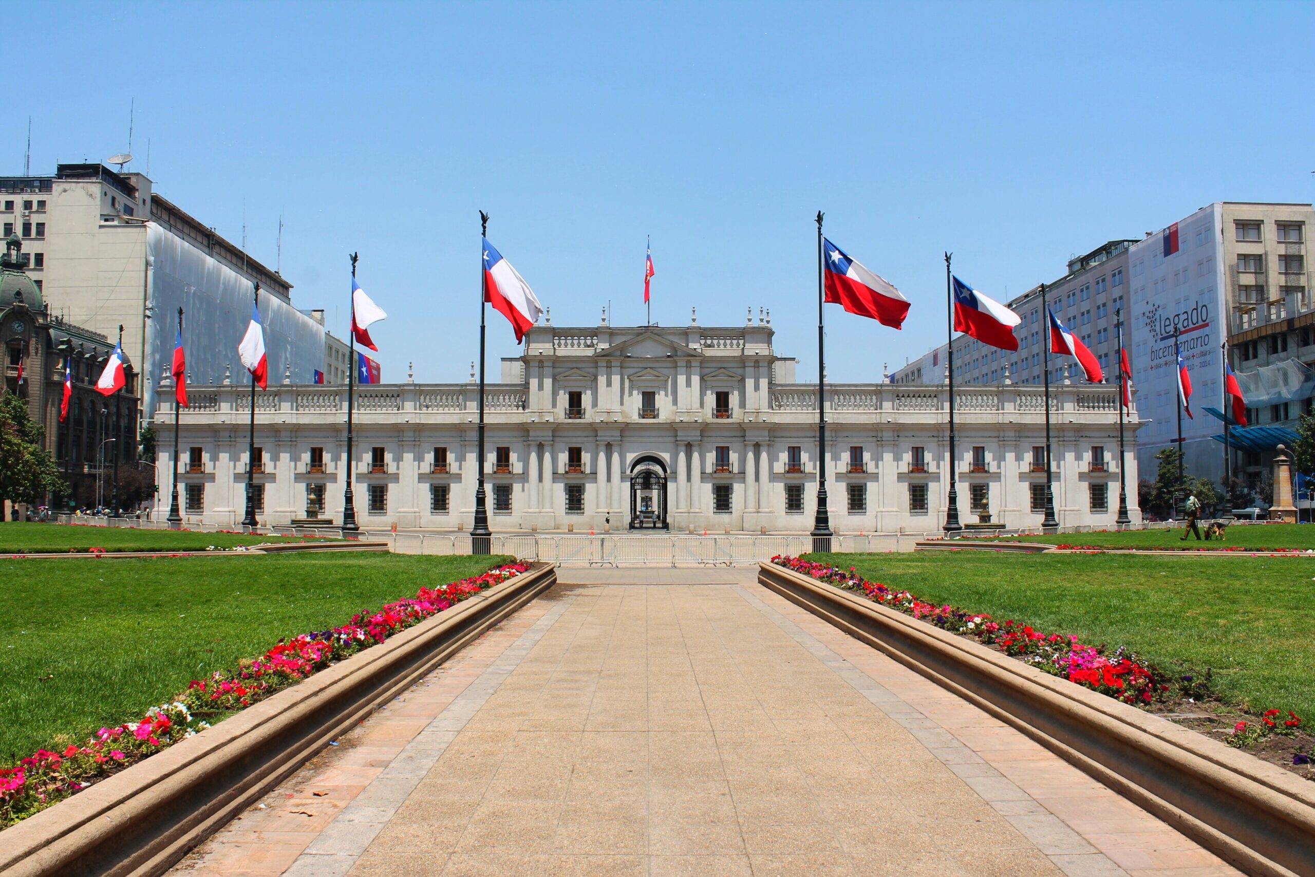 Chile Temporary Residence Visa (Sujeción a Contrato or Pensioner) 2026: requirements, costs, who qualifies