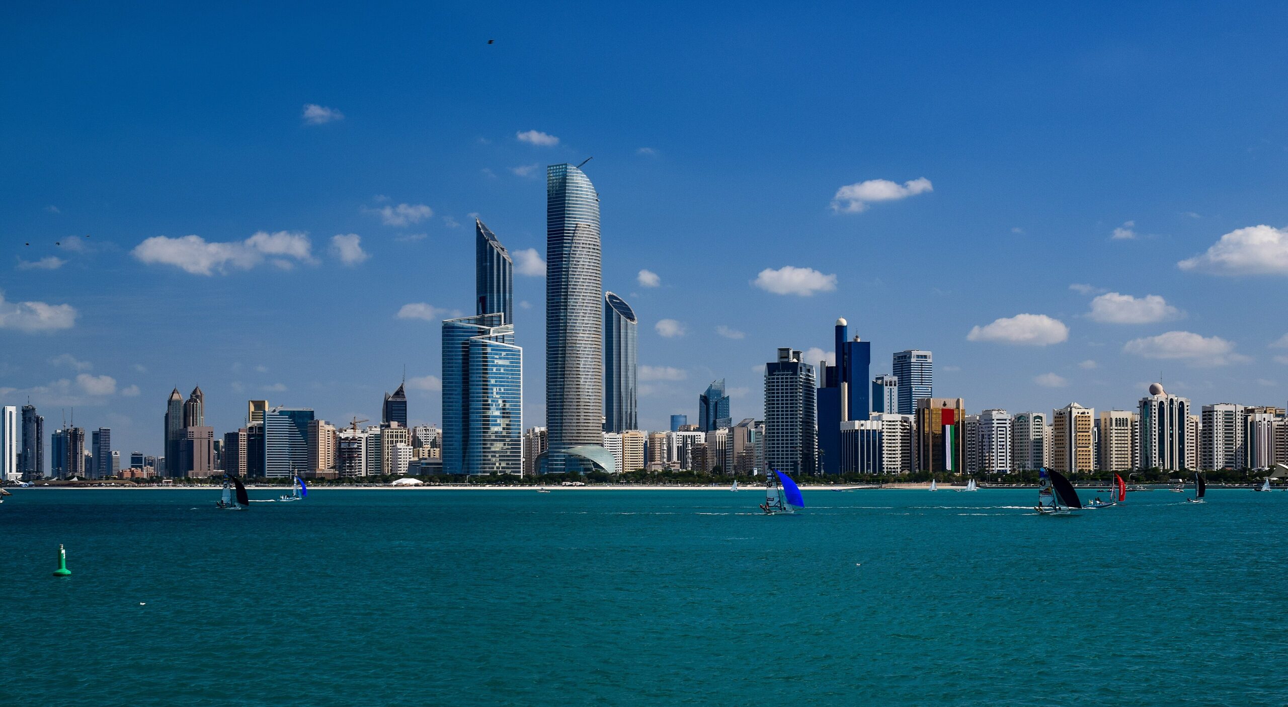 Dubai vs Abu Dhabi for digital nomads 2026: cost, lifestyle, infrastructure