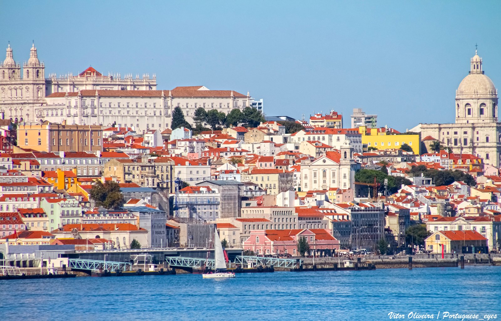 Portugal StartUP Visa + Tech Visa 2026: requirements, salary thresholds, application guide